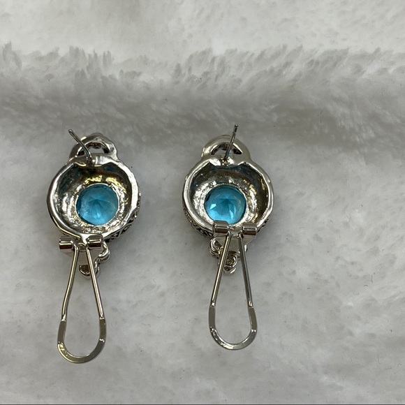 Pierced Style Earrings with Blue Topaz Color Setting. - Picture 7 of 9